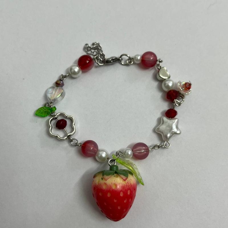 دستبند توتفرنگی🍓