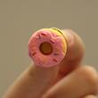 پین دونات صورتی