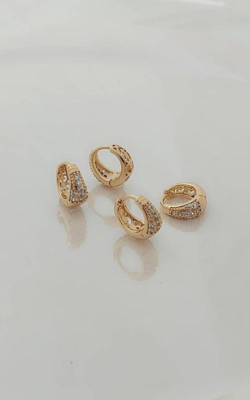 گوشواره نگین دار سایز کوچک ژوپینگ کد ۱۱۰۴