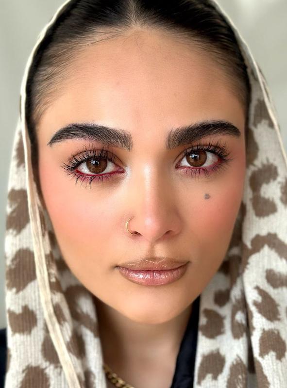 نچرال هازل یونیک