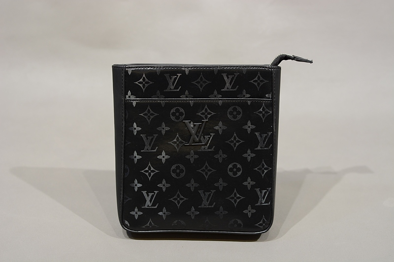 کیف دوشی ال وی ،کیف دوشی لویی ویتون،کیف دوشی LV،کیف دوشی مردانه و زنانه Louis Vuitton،