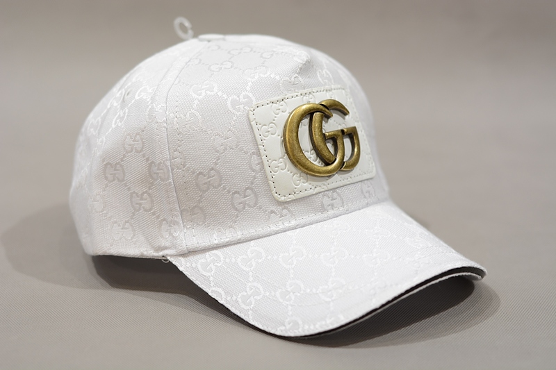 کلاه کپ سفید  gucci گوچی ،کلاه کپ مردانه و زنانه Gucci،کلاه کپ مردانه گوچی سفید حک دار