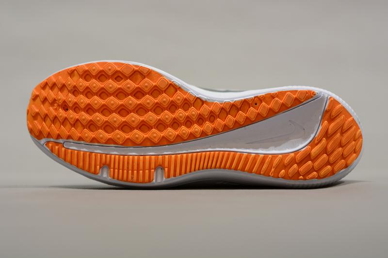 کفش کتونی نایکی مردانه،کفش کتونی رانینگ نایک ،کفش کتونی مردانه nike air ،کتونی مردانه nike 