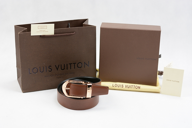 کمربند مردانه لویی ویتون کلاسیک طلایی ۲۰۲۴ (Louis Vuitton)