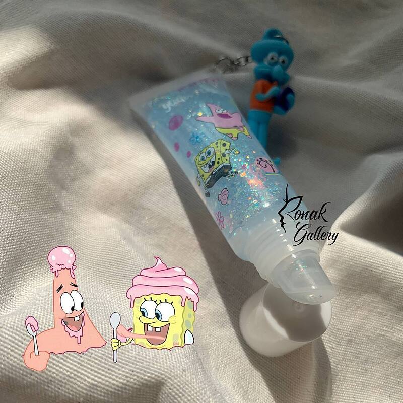 لیپ گلاس آویزدار (FAVORBEAUTY )طرح باب اسفنجی 🐬🪼