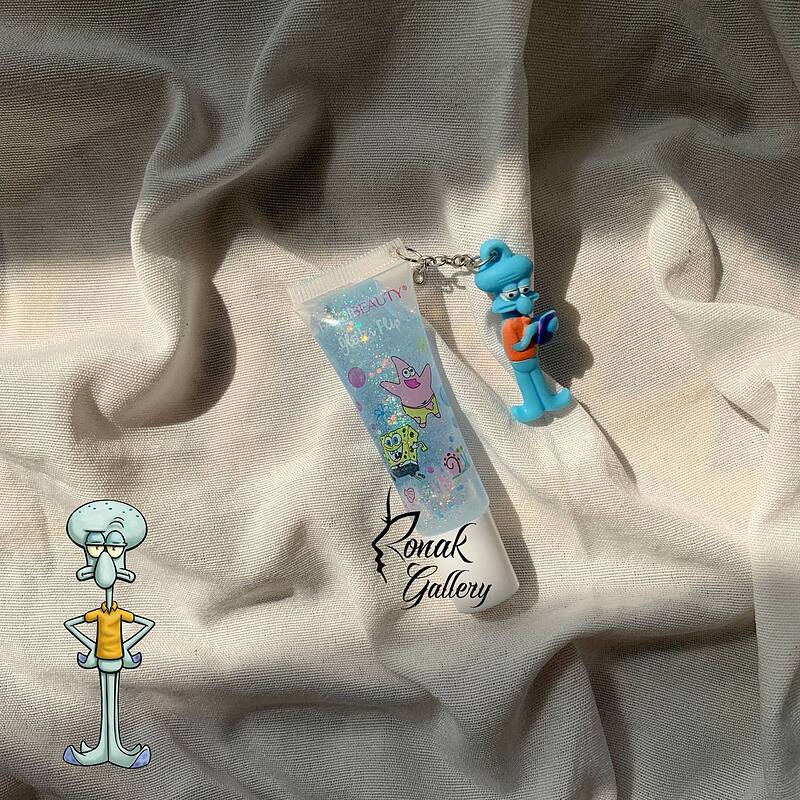 لیپ گلاس آویزدار (FAVORBEAUTY )طرح باب اسفنجی 🐬🪼