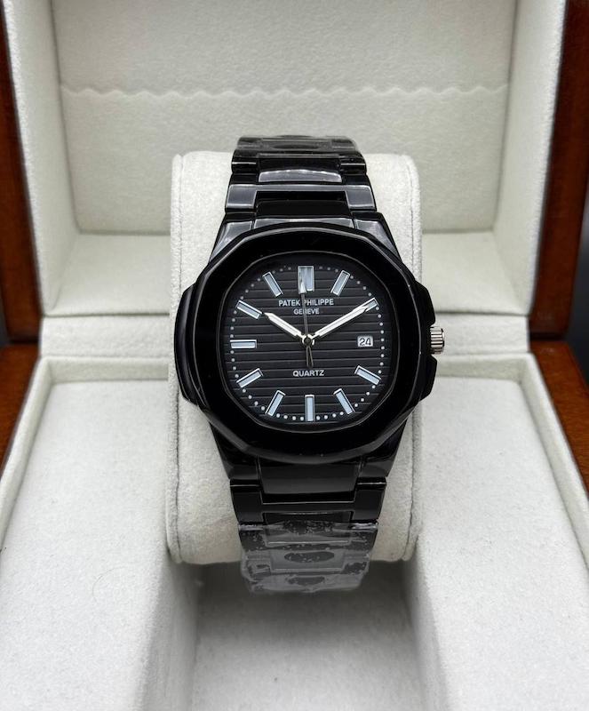ساعت پتک فیلیپ ناتیلوس مشکی مدل اقتصادی با موتور چینی
