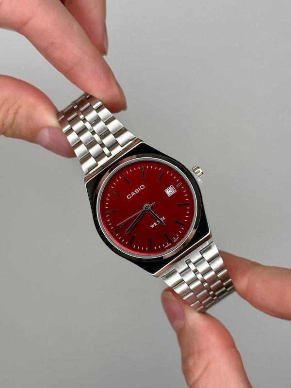 ساعت مچی کاسیو Casio مدل کلاسیک ساده صفحه قرمز گرد | گاد فادر 
