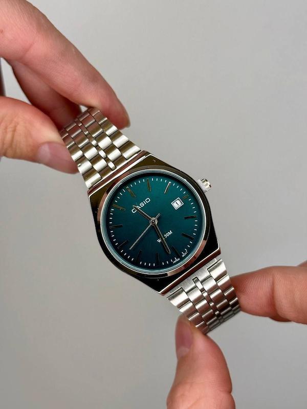 ساعت مچی کاسیو Casio مدل کلاسیک ساده صفحه سبز گرد | گاد فادر