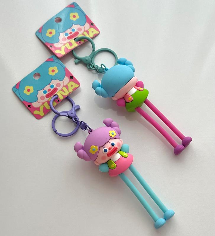 جاکلیدی ، آویز کیف عروسکی دختر پا دراز👧🏻🧸🎀