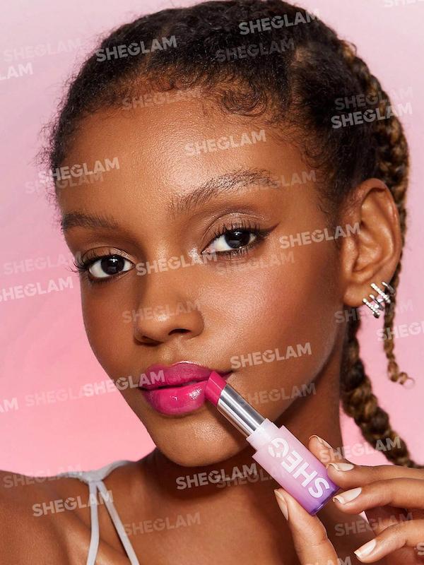 رژ لب براق Mirror Kiss رنگ Periodt برند Sheglam