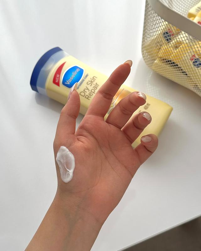 لوسیون بدن وازلین Vaseline مدل Dry Skin Repair🧈