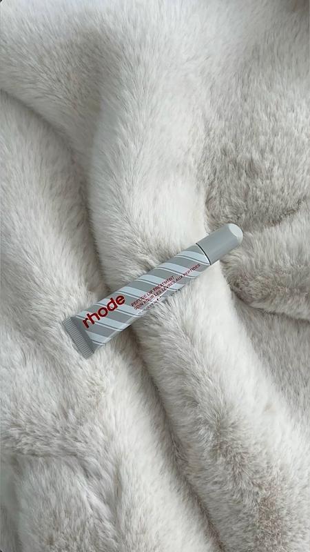 لیپ گلاس peppermint glaze rhode🍒