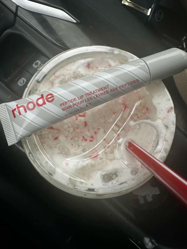 لیپ گلاس peppermint glaze rhode🍒