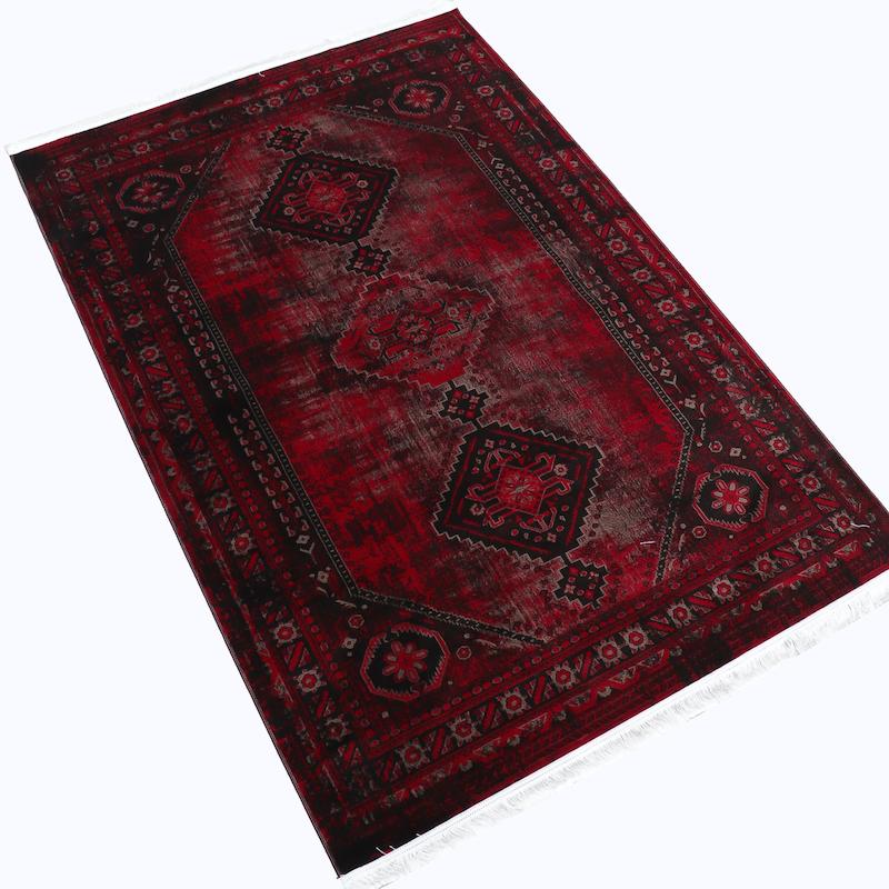 فرش بلوچی وینتیج زمینه شرابی برند شیان