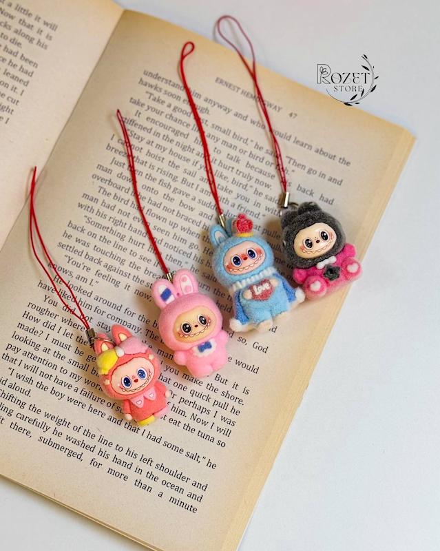 آویز مخملی موبایل مدل لبوبو 