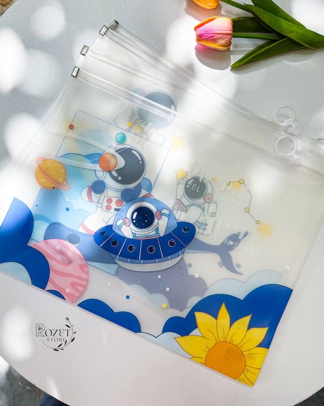 پوشه آ۴ زیپ دار فضانورد