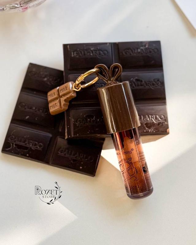 لیپ گلاس شکلاتی آویزدار 