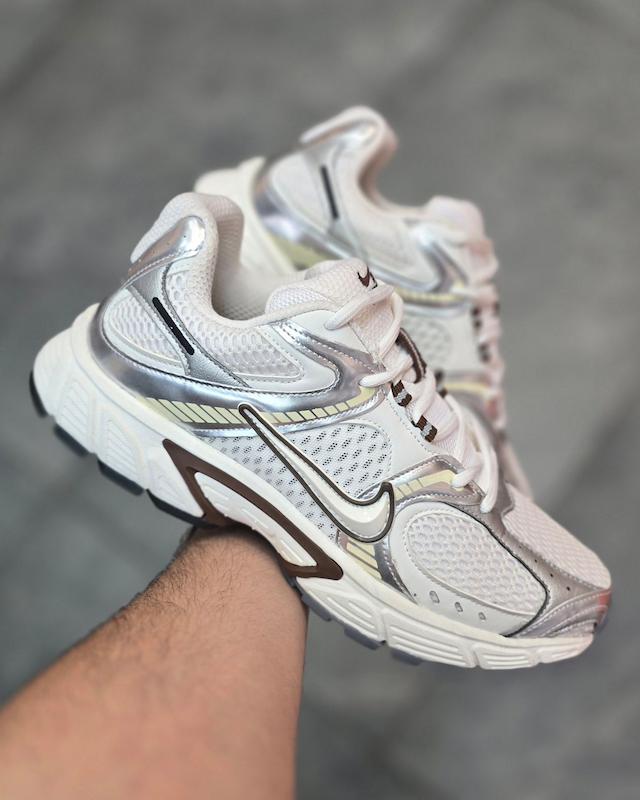 کتونی نایک رانینگ Nike running v5k 