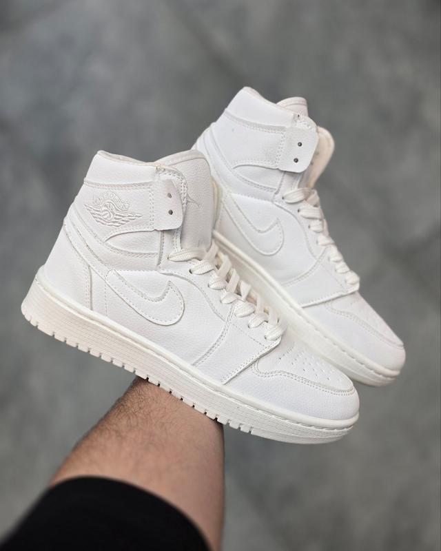 کتونی نایک جردن سفید تمام ساقدار  Nike Jordan 1
