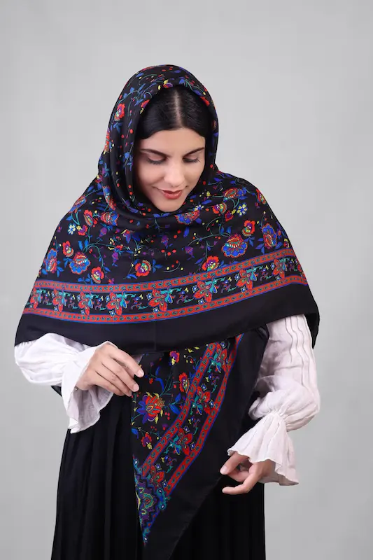 سایت خرید و قیمت روسری نخی سنتی ابریشمی طرحدار و گلدار کلاسیک برند روسیه شال 