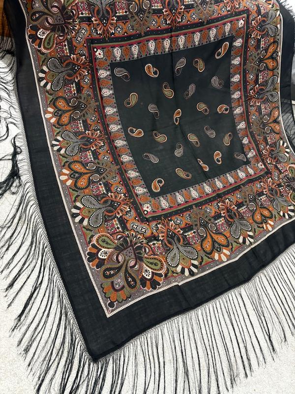 روسری ترکمن اصل پشمي کد ۸۰۲