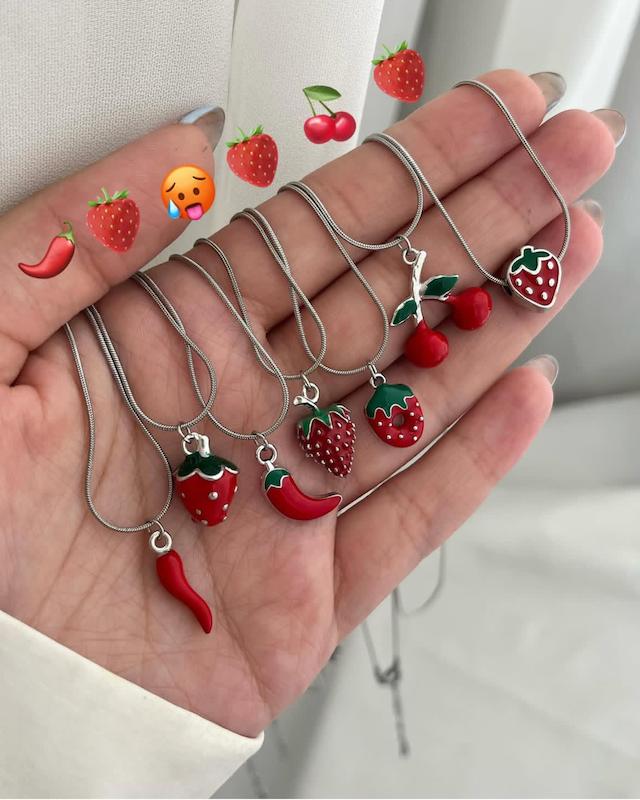 گردنبند میوه ای