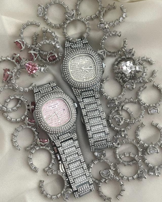 ساعت پتک فیلیپ فول نگین 