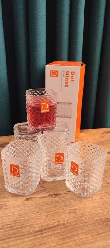 نیم لیوان مربع Deli