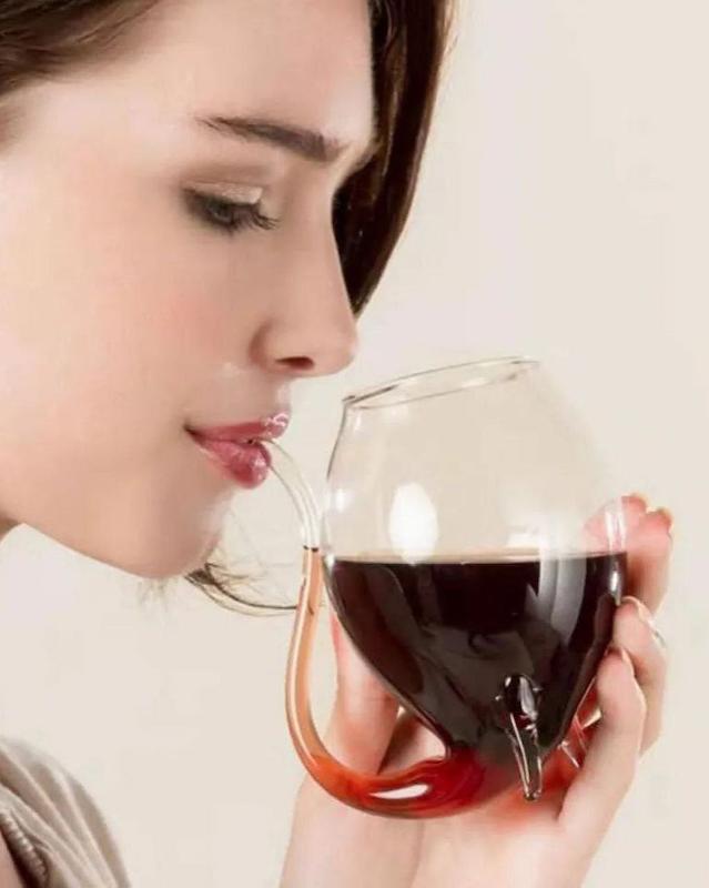 لیوان نی نوش