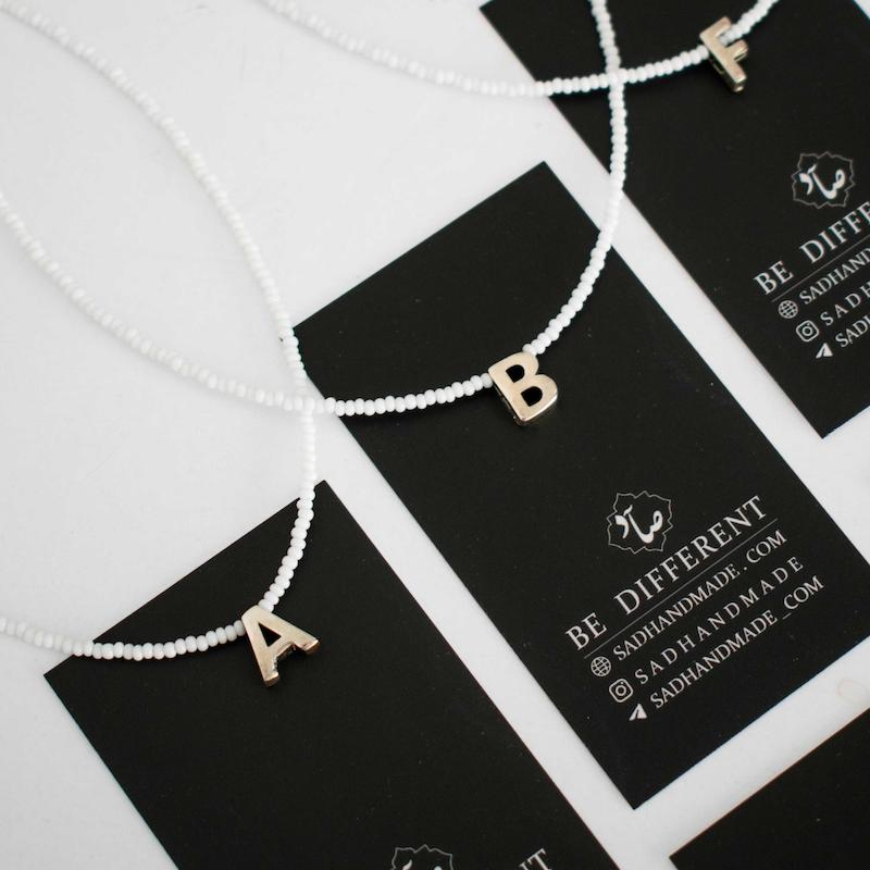 گردنبند حروف نقره 925 عیار با بند منجوقی