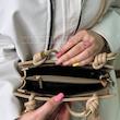 کیف دسته گره طرح فندی همراه کیف آویز کد 2205