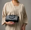 کیف مشکی مات دستیشیک سایز متوسط 