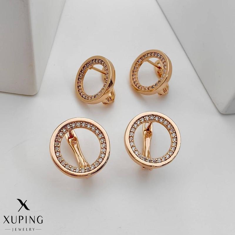 گوشواره گرد نگین دار تو خالی