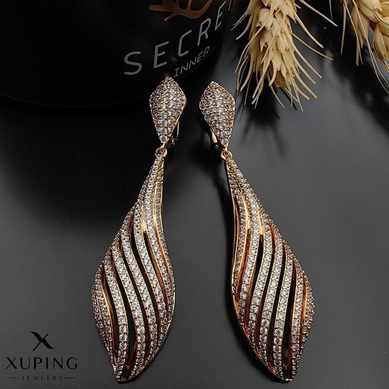 گوشواره آویز اشکی نگین 