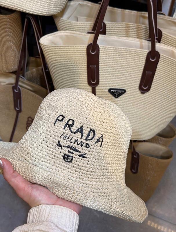 کلاه باکت حصیری پرادا