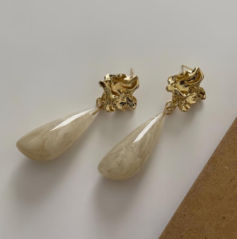  گوشواره طرح سنگ رزینی با آبکاری طلایی 