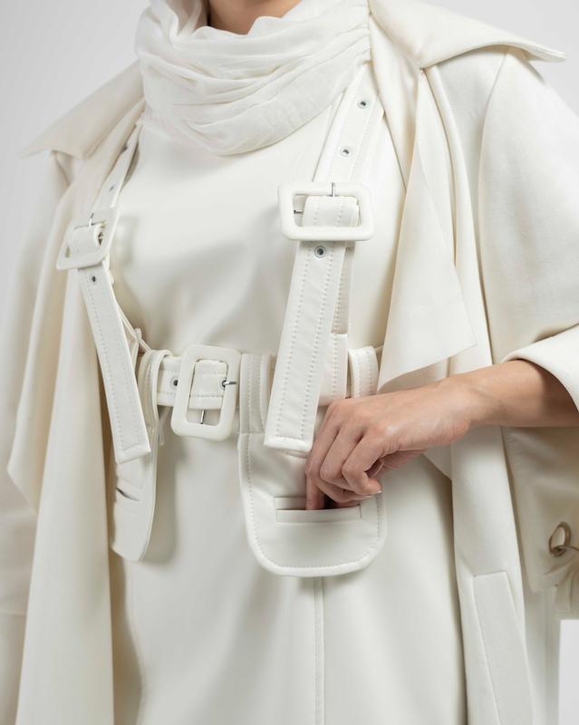 ست مانتو سفید و پیراهن چرم و جلیقه چرم White1