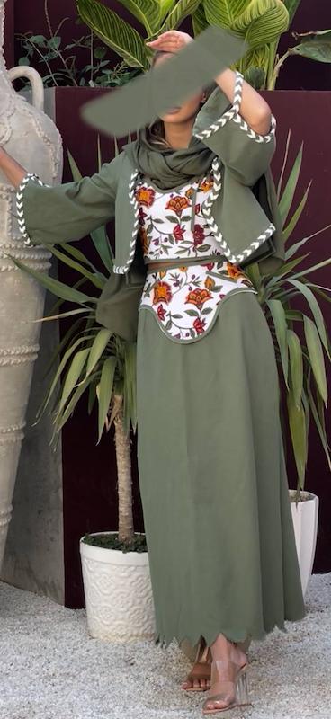 ست سبز کت و دامن کاردست بافتدار