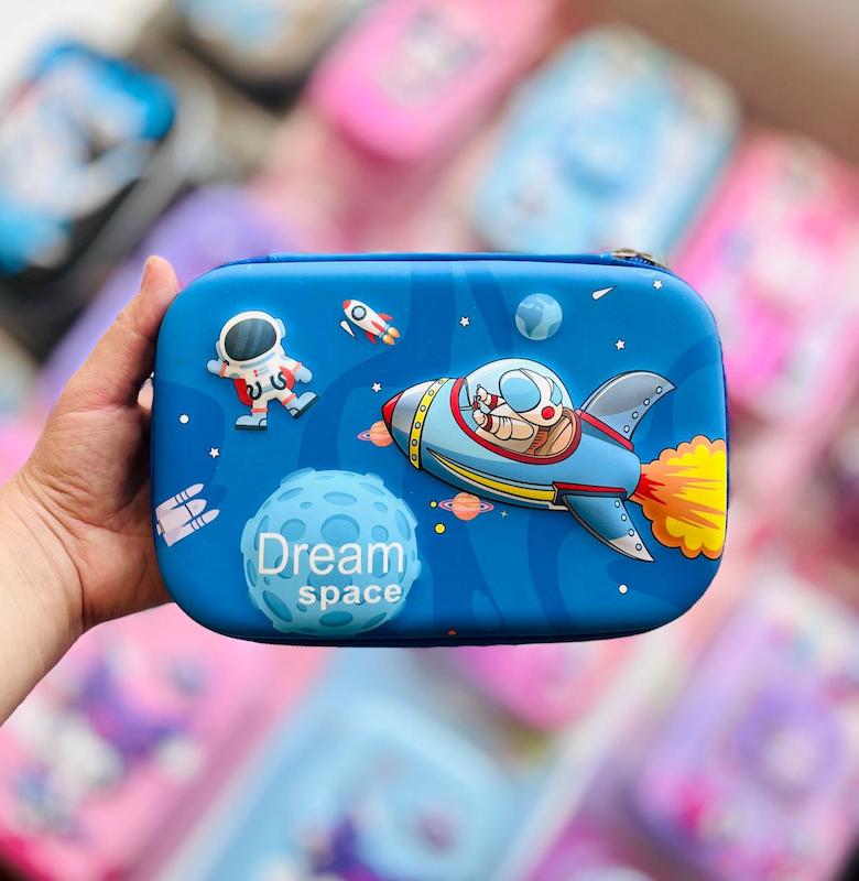 جامدادی تبلتی فضانورد