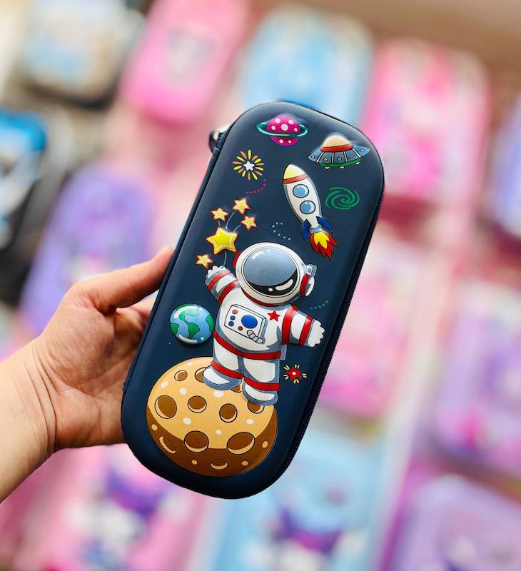 جامدادی نیم تبلتی فضانورد