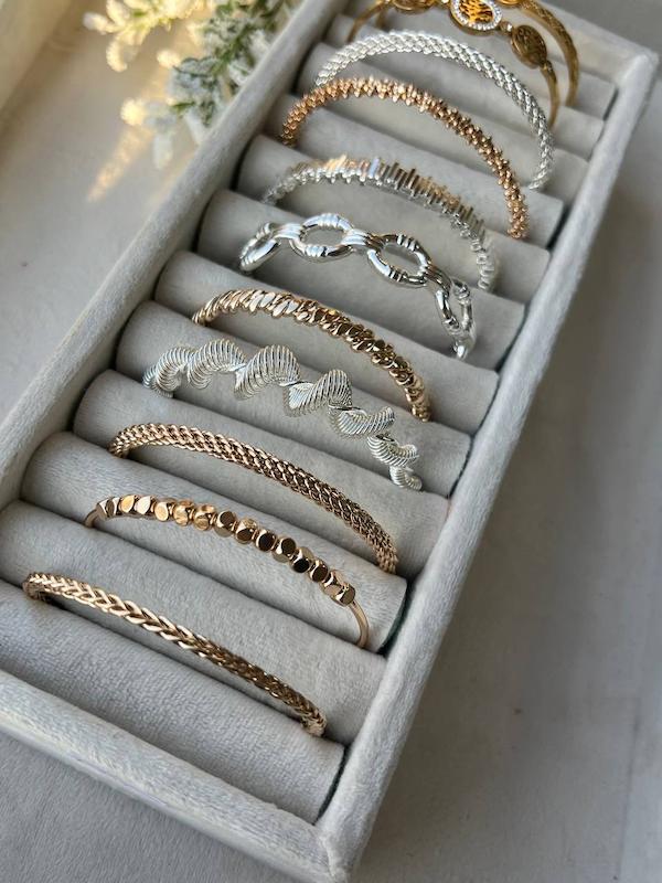 بنگل رنگ‌ثابت ۱۶۵۱