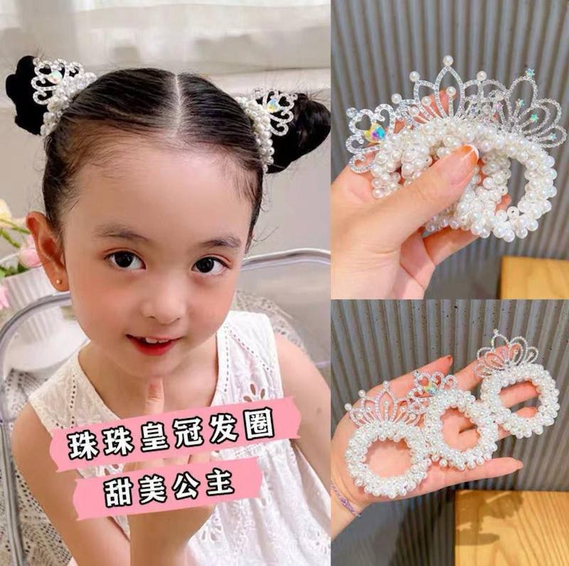 کش مرواریدی تاج دار ۱۷۰۱