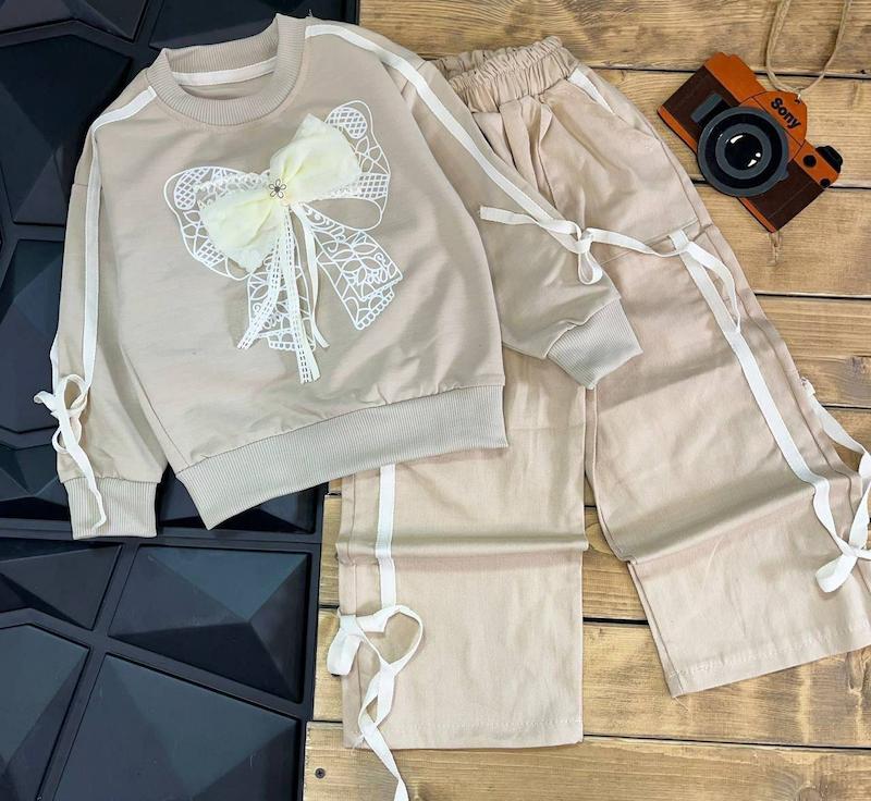 ست شینا پاپیون ۱۶۷۷