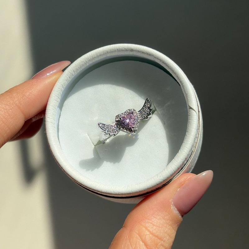 انگشتر قلب بالدار 