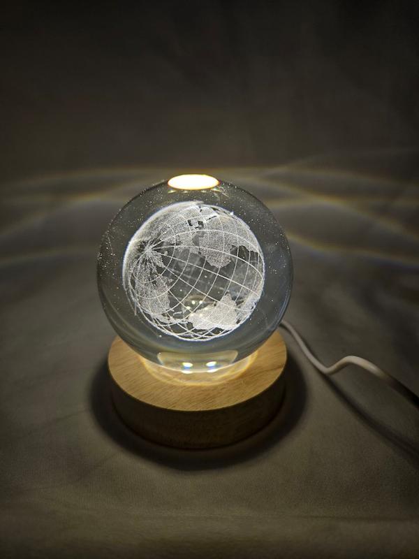 گوی کریستالی کره زمین (۸سانتی)