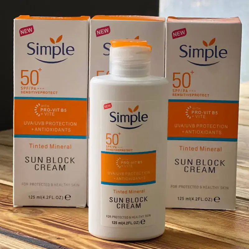 ضدآفتاب سیمپل Simple مدل Tinted Mineral حجم 125 میل