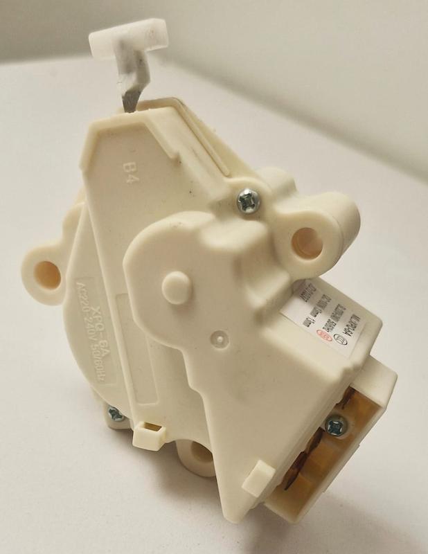 مگنت سه فیش لباسشویی LG در بالا 220/240V (مگنت سه‌پایه لباسشویی ال‌جی)