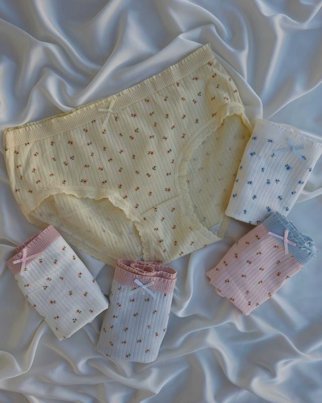 پک شورت گلگلی 🌸