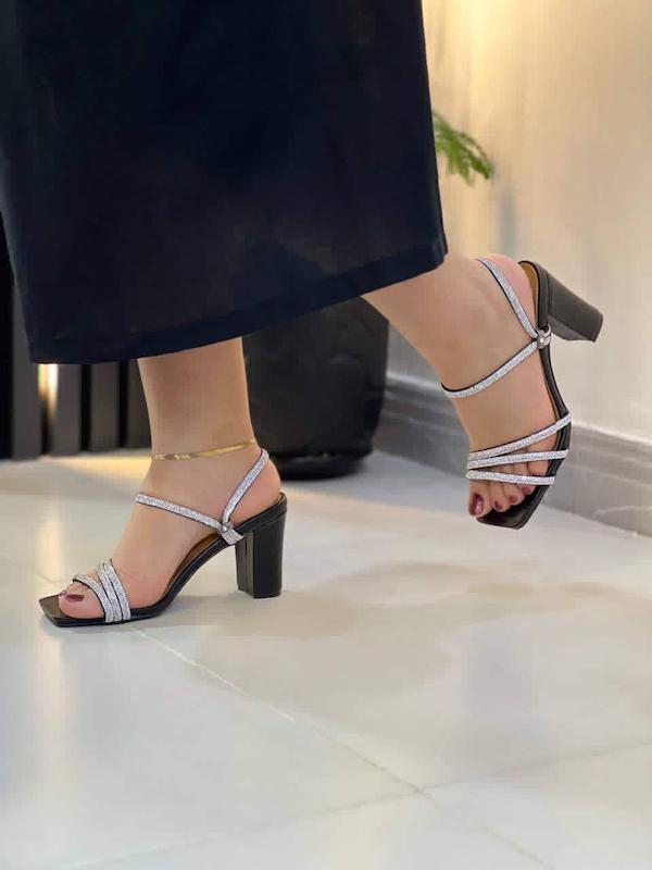 صندل دوحالته سه‌بند نگینی پاشنه ۹ 